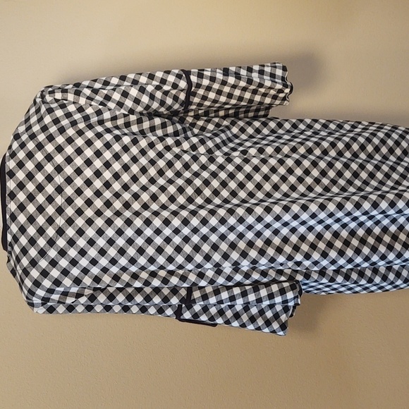 Isaac Mizrahi Women's Black and White Shift Dress with Slit Sleeves - Picture 6 of 8